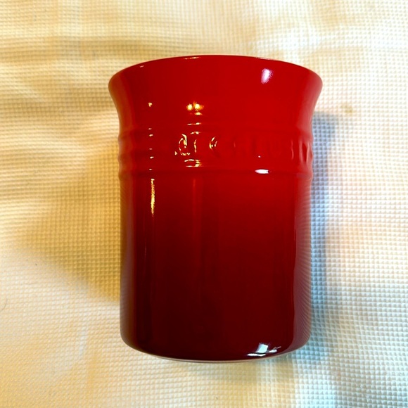 Le Creuset Stoneware Utensil Holder Crock Cherry Red Ombré - Picture 1 of 10